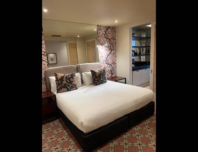 1 BEDROOM APARTMENT FOR SALE IN UMHLANGA RIDGE